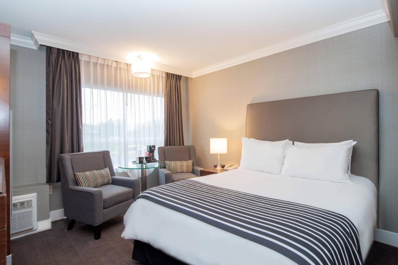 Sandman Hotel Vancouver Airport Ричмонд Экстерьер фото