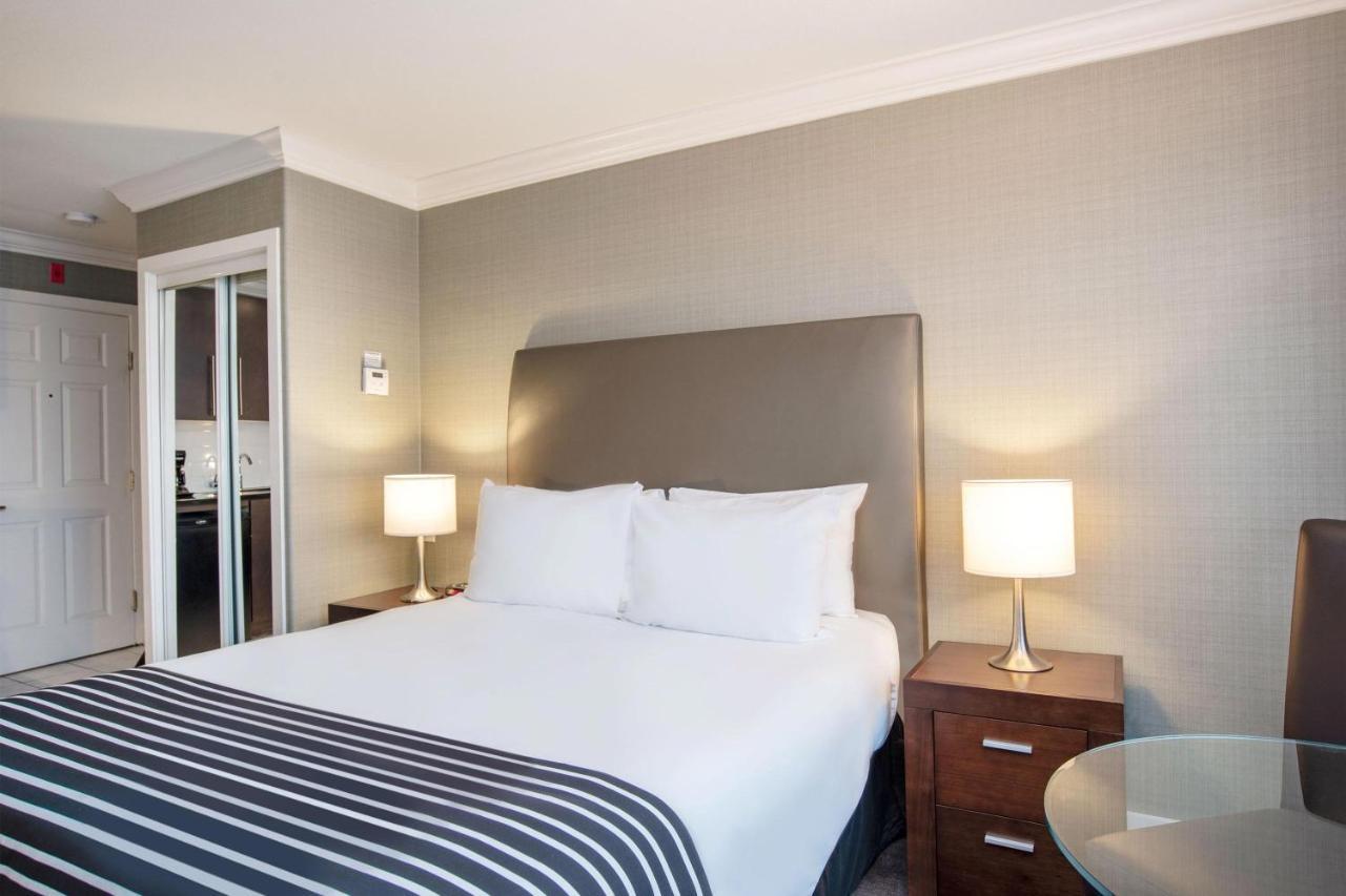 Sandman Hotel Vancouver Airport Ричмонд Экстерьер фото